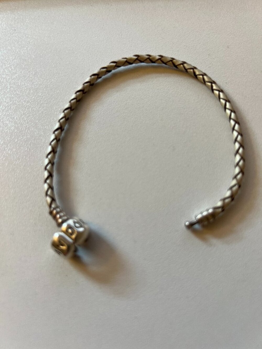 Pandora Pearl/Cream Leather Bracelet – Sterling Silver Clasp
